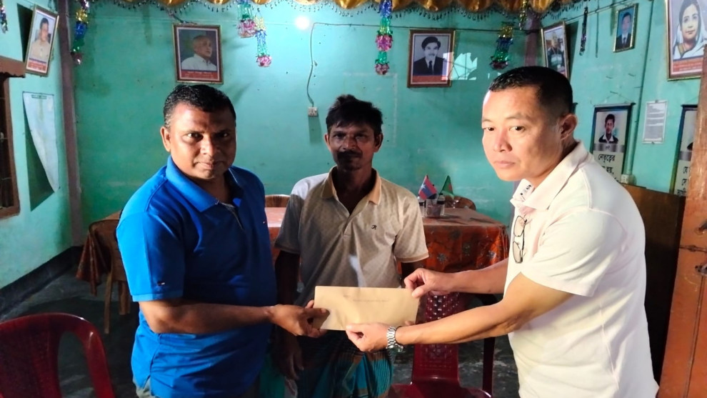 খাগড়াছড়ির ৪ পূজামণ্ডপে ইউপিডিএফ গণতান্ত্রিকের অনুদান
