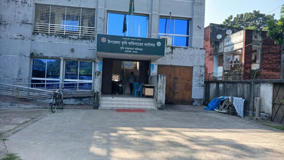 পঞ্চগড়ে সার ডিলার নিয়োগে অনিয়মের অভিযোগ, পিতা-পুত্রের লাইসেন্সে ক্ষোভ