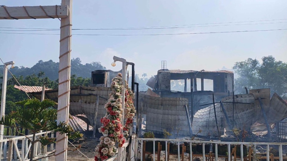 কক্সবাজারের টুপটুপ রিসোর্ট পুড়ে ছাই, আনন্দভ্রমণ পরিণত হলো স্বজন হারানোর ট্র্যাজেডিতে