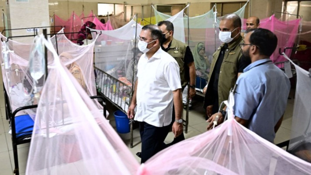 শিশু হাসপাতালে ধূমপান, চিকিৎসককে বরখাস্তের নির্দেশ প্রধানমন্ত্রীর