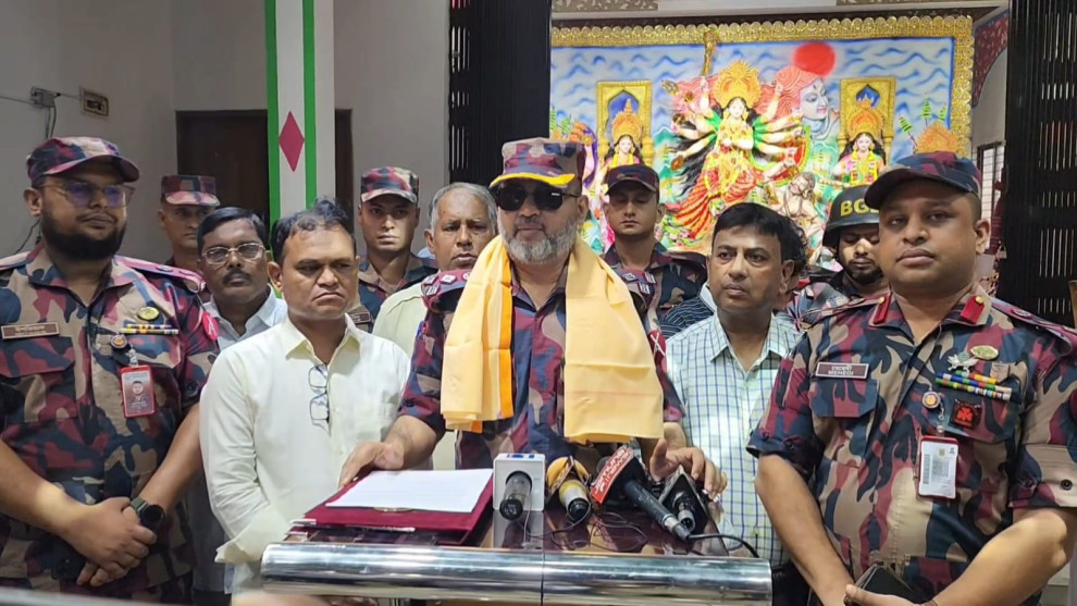 গাজীপুরে দুর্গাপূজার নিরাপত্তায় বিজিবির বিশেষ ব্যবস্থা, কেন্দ্রীয় কালীমন্দির পরিদর্শন
