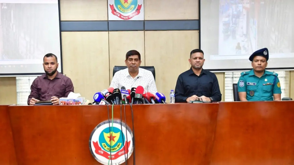 মাদকবিরোধী অভিযানে পিস্তল হাতে ইশরাক, আইন ভাঙলে ব্যবস্থা নেবে পুলিশ