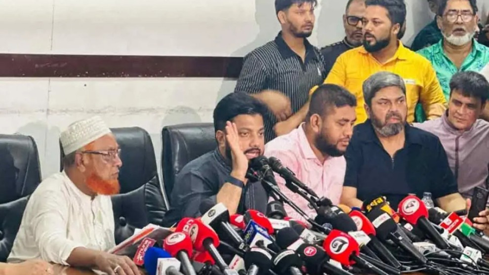 প্রতিমন্ত্রীর পদ থেকে পদত্যাগ করলেন ইশরাক হোসেন