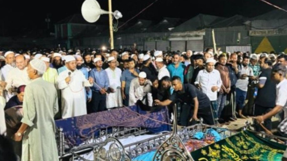 নাটোরে দুর্ঘটনায় মৃত্যু, শরীয়তপুরে একসঙ্গে পাঁচ ব্যবসায়ীর জানাজা সম্পন্ন