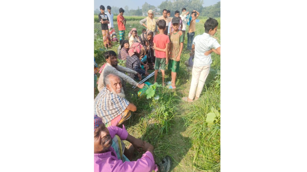 সিংগাইরে গাছ থেকে যুবকের ঝুলন্ত মরদেহ উদ্ধার, মৃত্যুর কারণ নিয়ে রহস্য
