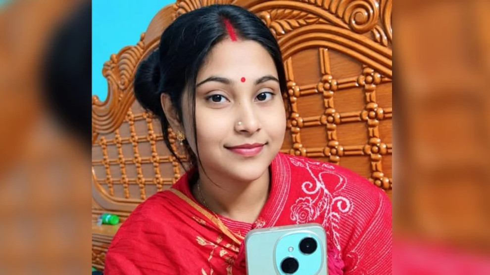 বিজয়ার আনন্দ মুহূর্তেই বিষাদ, প্রতিমায় সিঁদুর দিতে গিয়ে প্রাণ গেল নববধূর