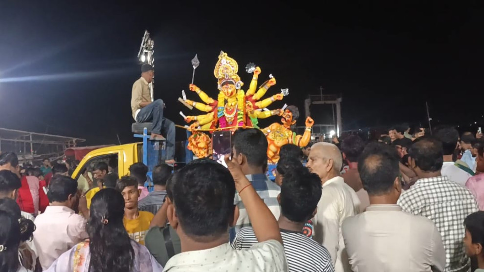 বর্ণিল আয়োজনে চট্টগ্রামে দুর্গোৎসবের সমাপ্তি