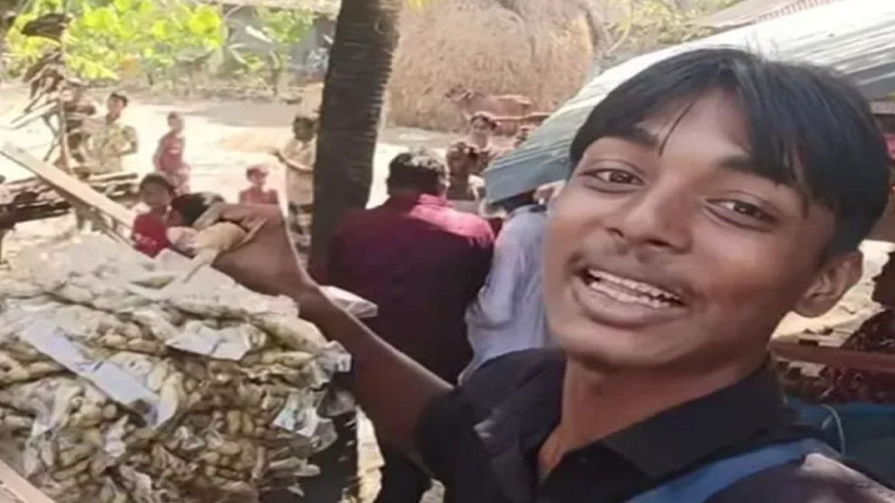 ‘বাদাম বেচি, প্রধানমন্ত্রীর সঙ্গে হাত মিলাইছি, আমার আর কী লাগে’