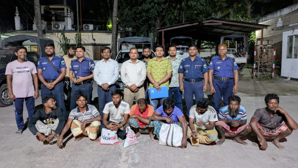 পাবনায় মা ইলিশ রক্ষা অভিযানে ৮ জনের কারাদণ্ড, ২১ লাখ টাকার জাল ধ্বংস